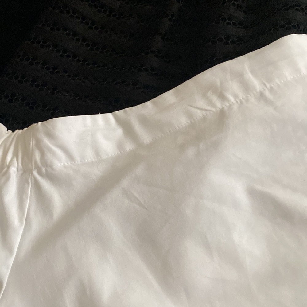 Beautiful not basic white top by Ralph Lauren! - Picture 10 of 10
